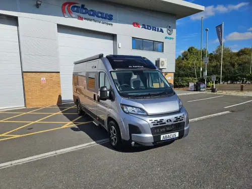 Adria Twin Select 640 SGX (2027)