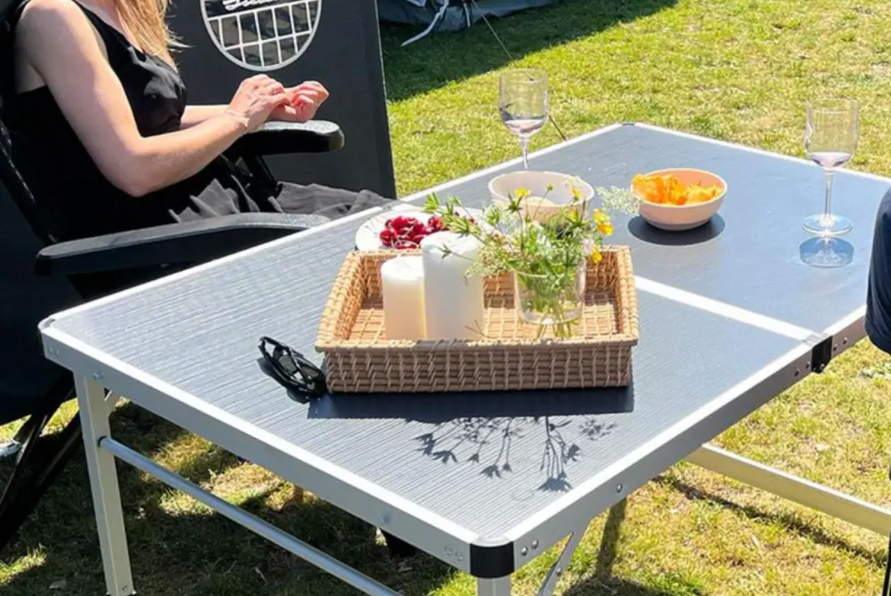 Isabella camping tables