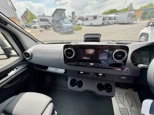 Adria Coral Supreme MB 670 (2025)