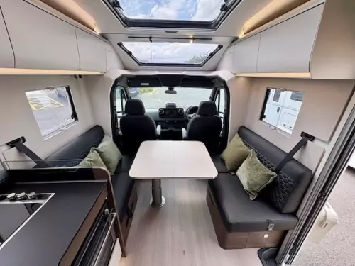 Adria Coral Supreme MB 670 (2025)