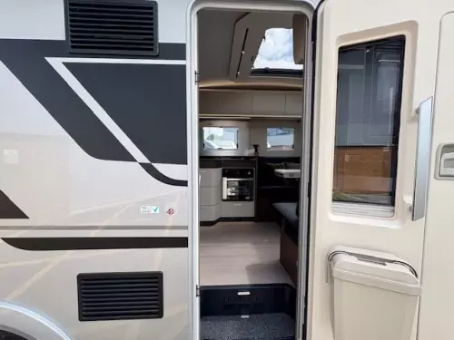 Adria Coral Supreme MB 670 (2025)