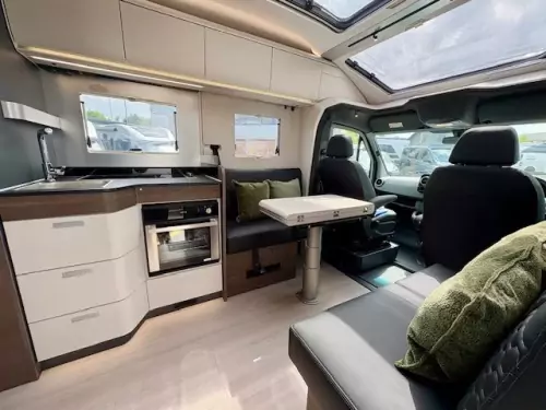 Adria Coral Supreme MB 670 (2025)