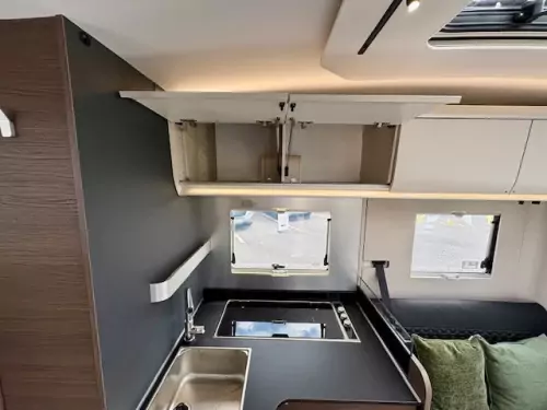 Adria Coral Supreme MB 670 (2025)