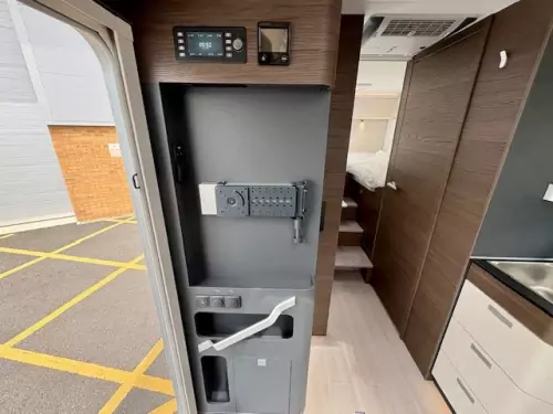 Adria Coral Supreme MB 670 (2025)