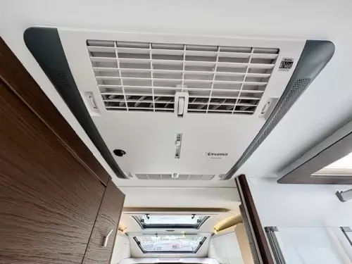 Adria Coral Supreme MB 670 (2025)