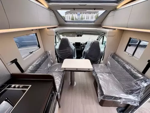 Adria Coral Supreme 670 DL (2025)