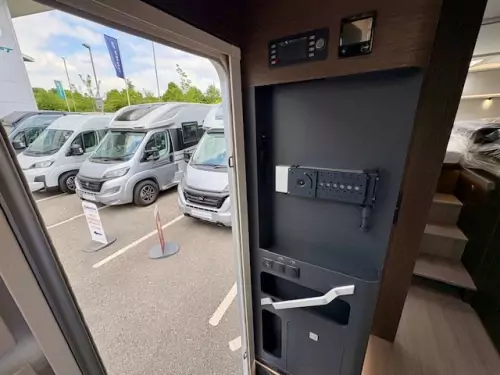 Adria Coral Supreme 670 DL (2025)