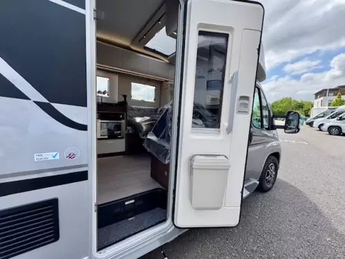 Adria Coral Supreme 670 DL (2025)