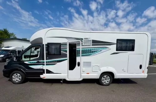 Swift Voyager 594 (2025)