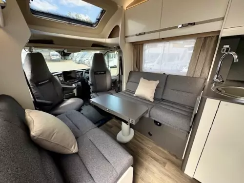 Swift Voyager 594 (2025)