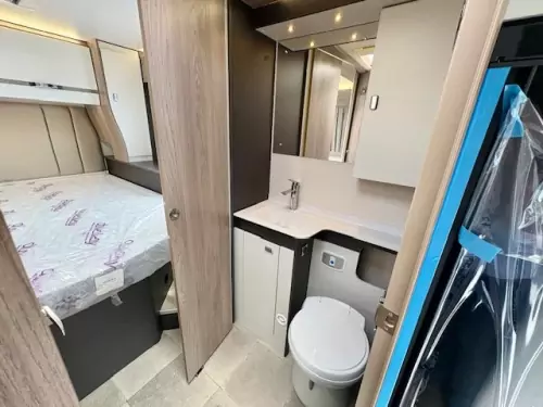 Swift Voyager 594 (2025)