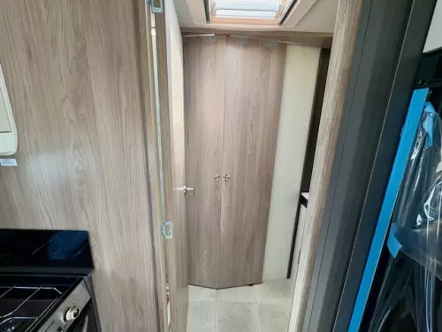 Swift Voyager 594 (2025)