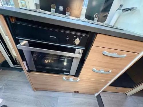 Adria Matrix Axess 600 SC