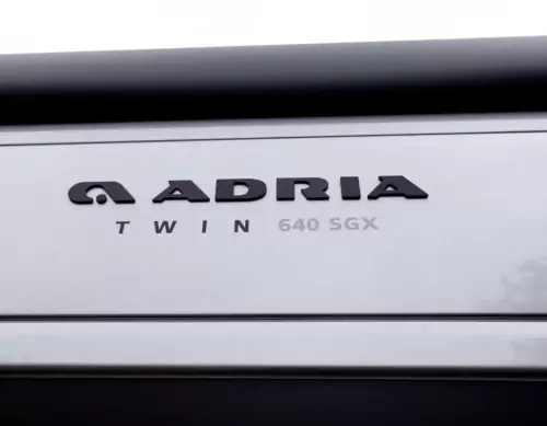 Adria Twin 60Y 640 SGX (2026)