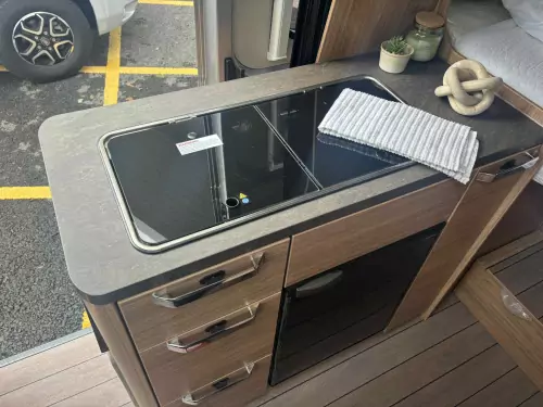 Weinsberg CaraBus 600 ME Edition (2025) [FIRE]