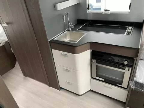 Adria Matrix Supreme 670 SC (2024)