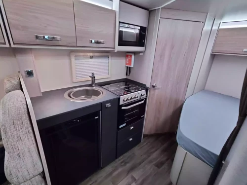 Swift Edge 464 (2023)