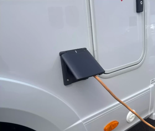 Adria Sun Living A70 DK 2025