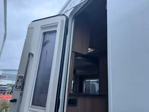 Auto-Trail Tracker EKS (2022)