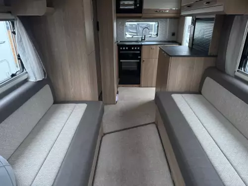 Auto-Trail Tracker EKS (2022)