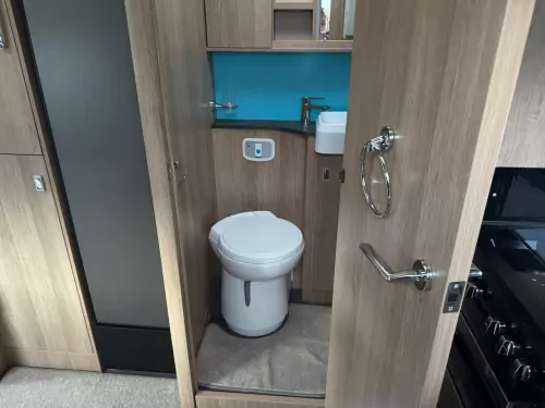 Auto-Trail Tracker EKS (2022)