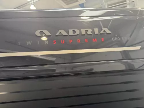 Adria Twin Supreme 600 SPB GB (2026) - Black