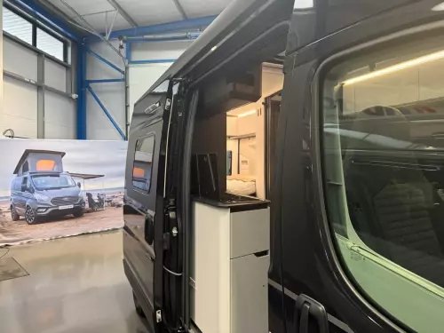 Adria Twin Supreme 600 SPB GB (2026) - Black