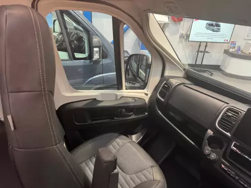 Adria Twin Supreme 600 SPB GB (2026) - Black