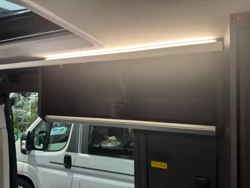 Adria Twin Supreme 600 SPB GB (2026) - Black