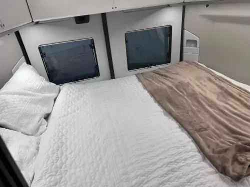 Adria Twin Supreme 600 SPB GB (2026) - Black