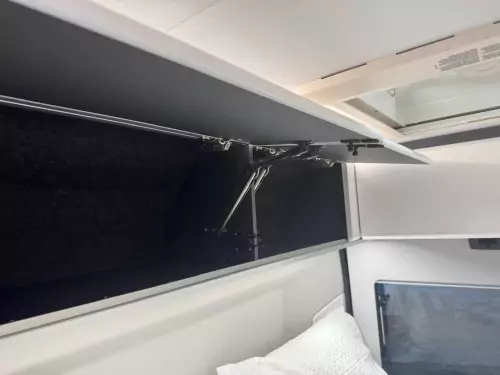 Adria Twin Supreme 600 SPB GB (2026) - Black