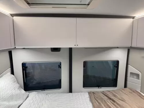 Adria Twin Supreme 600 SPB GB (2026) - Black