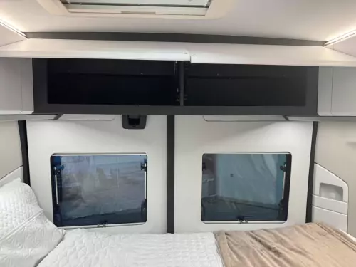 Adria Twin Supreme 600 SPB GB (2026) - Black