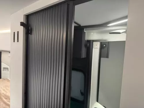 Adria Twin Supreme 600 SPB GB (2026) - Black