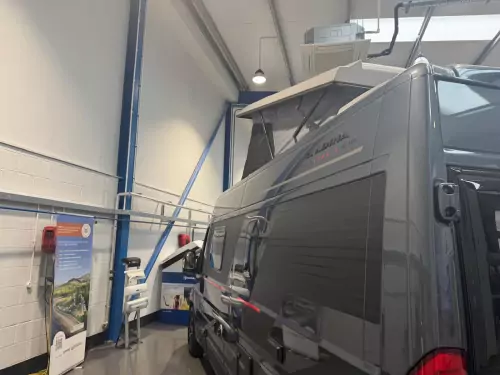 Adria Twin Supreme 600 SPB GB (2026) - Iron Grey