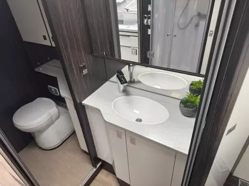 Burstner Elegance i910G (2017)