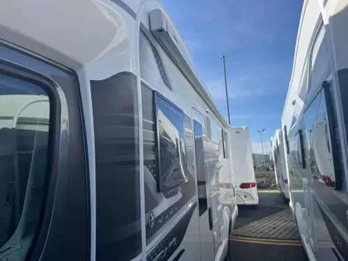 Swift Escape 694 (2026)