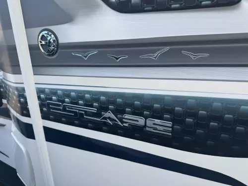 Swift Escape 694 (2026)