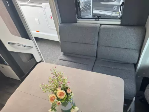 Swift Escape 694 (2026)