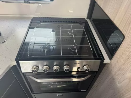 Swift Escape 694 (2026)