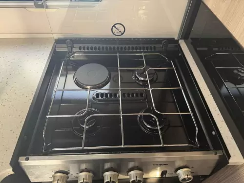 Swift Escape 694 (2026)