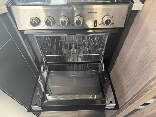 Swift Escape 694 (2026)