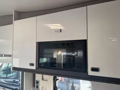 Swift Escape 694 (2026)