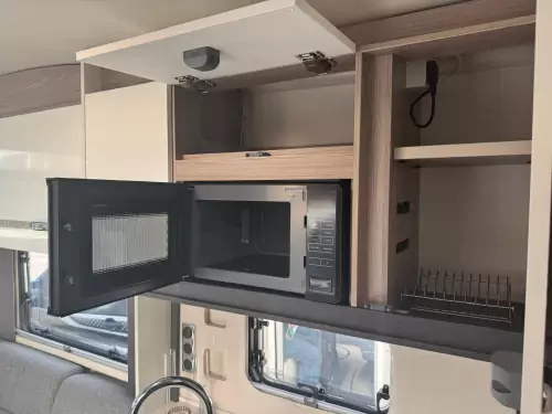 Swift Escape 694 (2026)