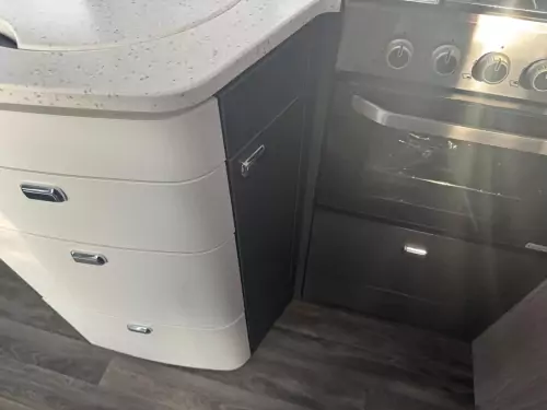 Swift Escape 694 (2026)