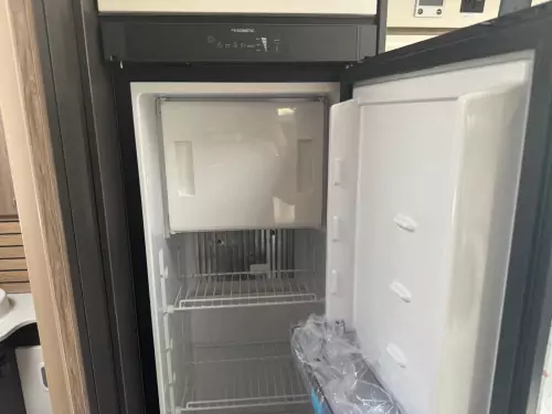 Swift Escape 694 (2026)