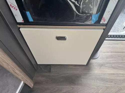 Swift Escape 694 (2026)