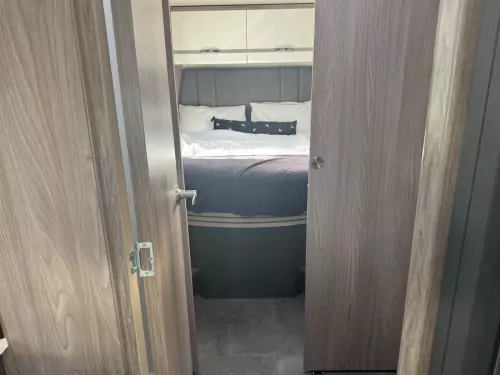 Swift Escape 694 (2026)