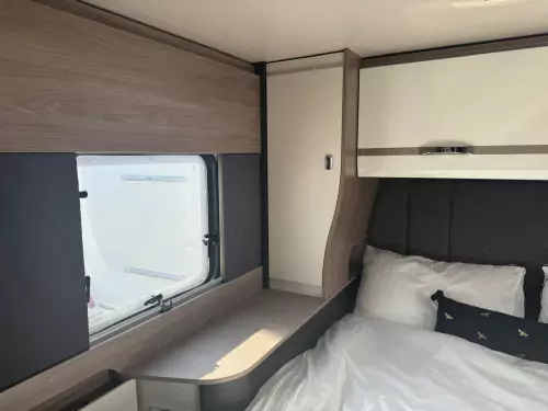 Swift Escape 694 (2026)