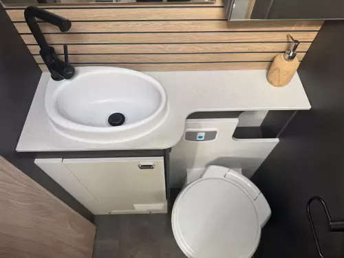 Swift Escape 694 (2026)